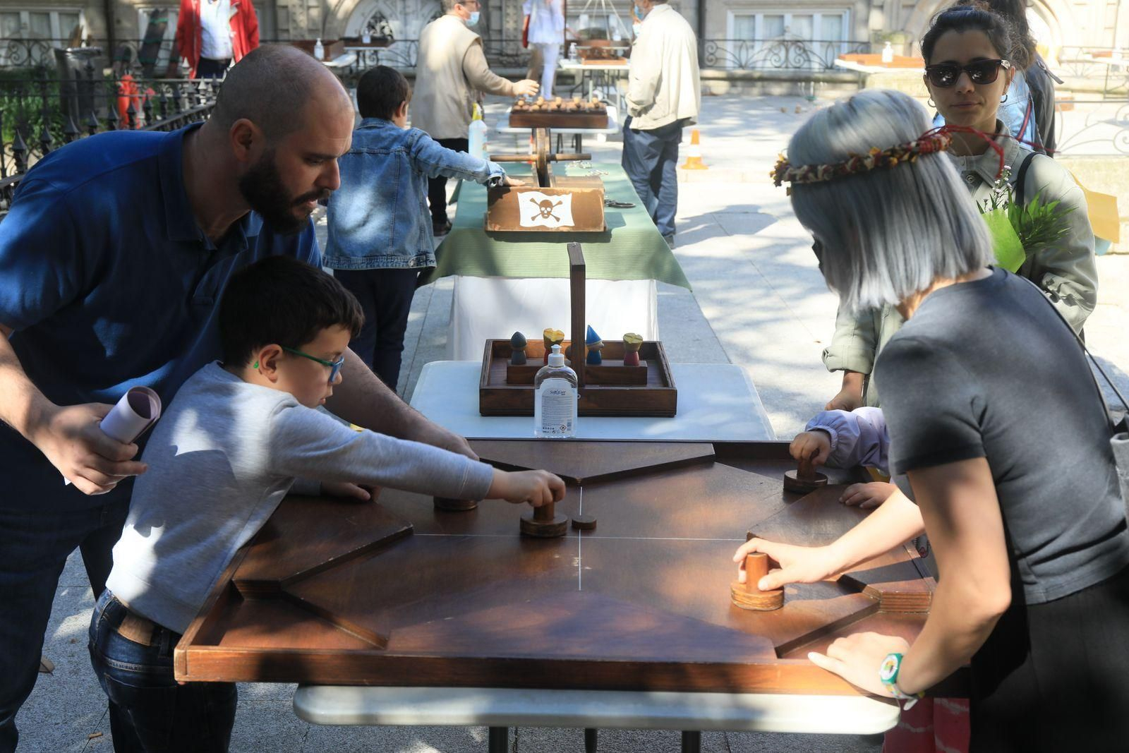 OURENSE 1/5/2022.- Celebración de los maios en el Paseo. José Paz