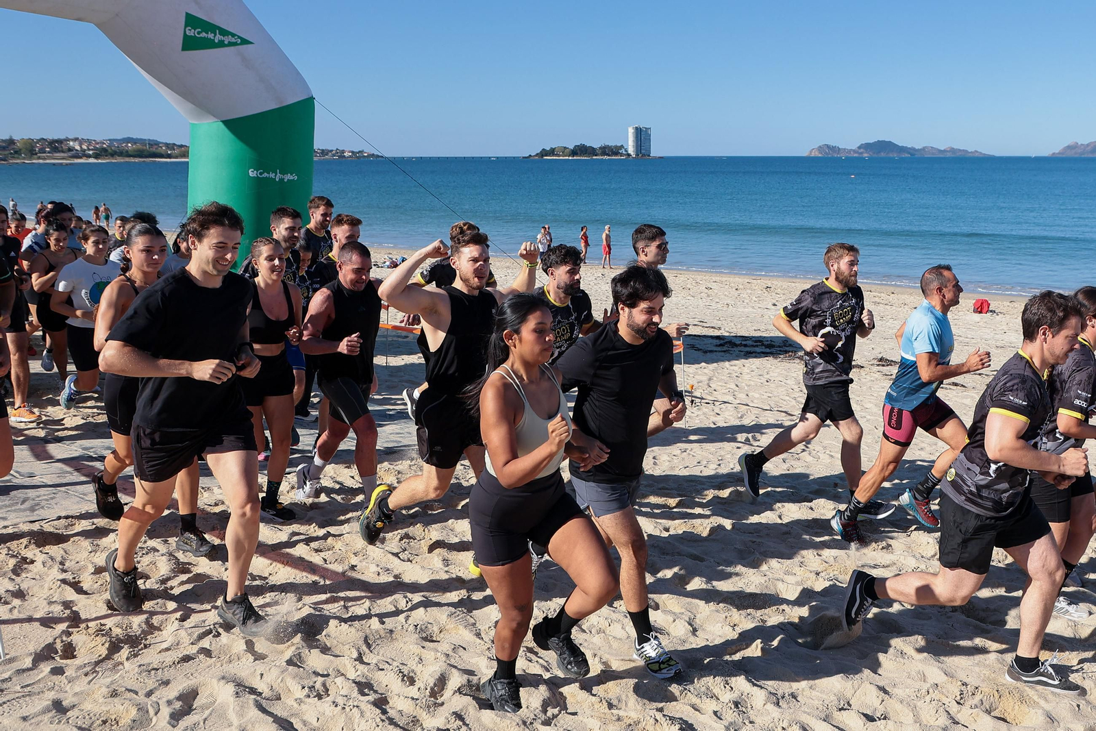 Galería | Samil se llena de deportistas por el Desafío Boot Camp