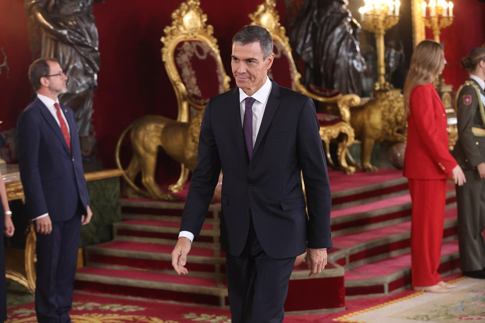 Galería | Los reyes, la princesa Leonor y la infanta Sofía presiden la recepción del 12 de octubre