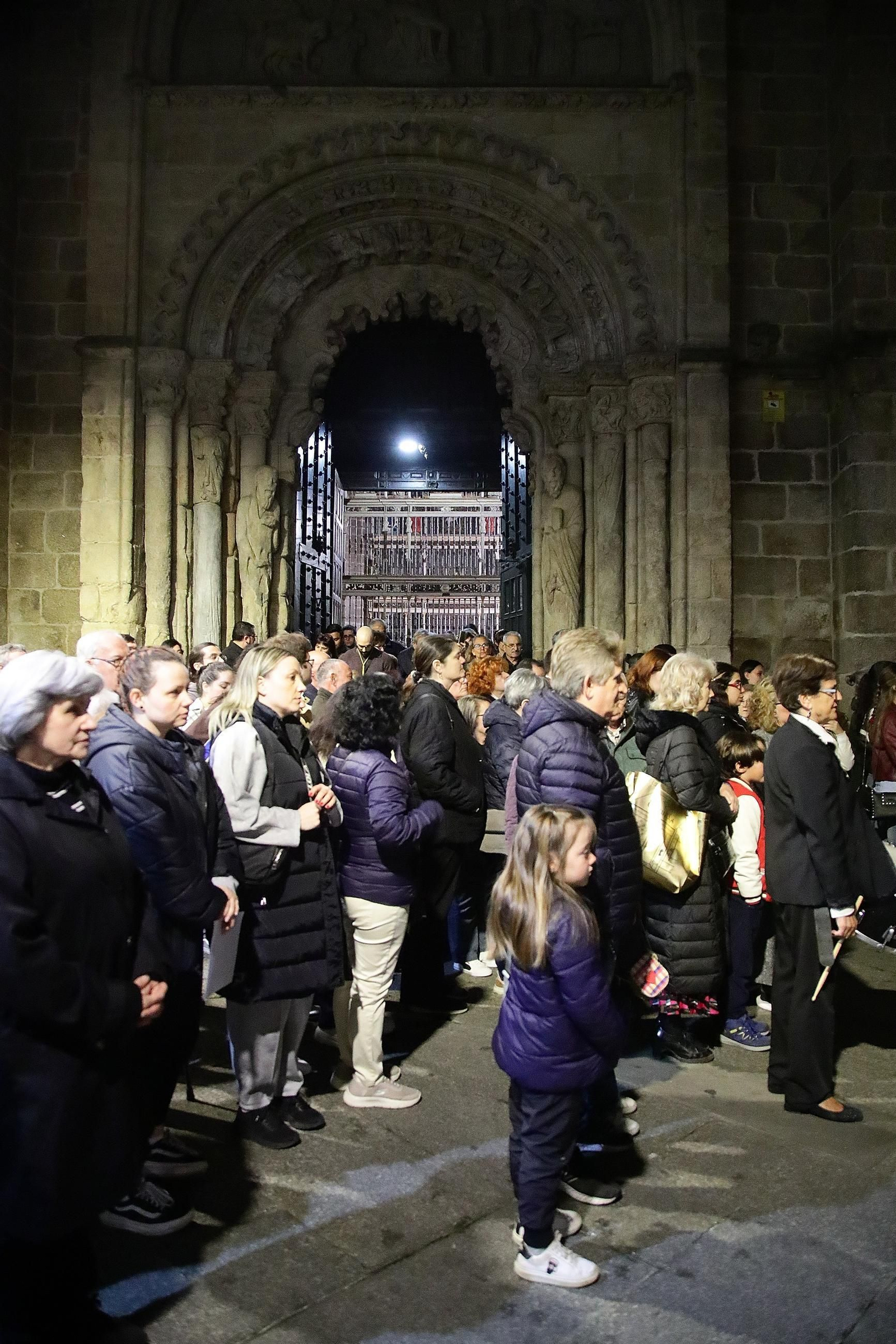 Galería | El via crucis del Cristo de los Desamparados, en fotos
