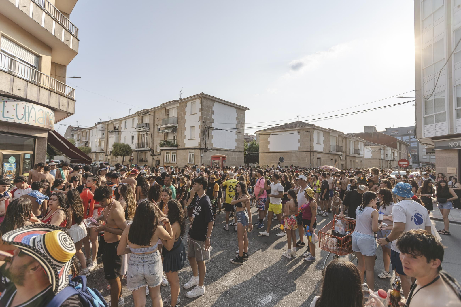 Galería |  Verín se echa a la calle al compás de las batucadas