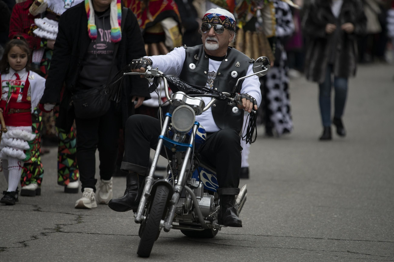 Galería | Verín vive su domingo de Entroido, el desfile en fotos