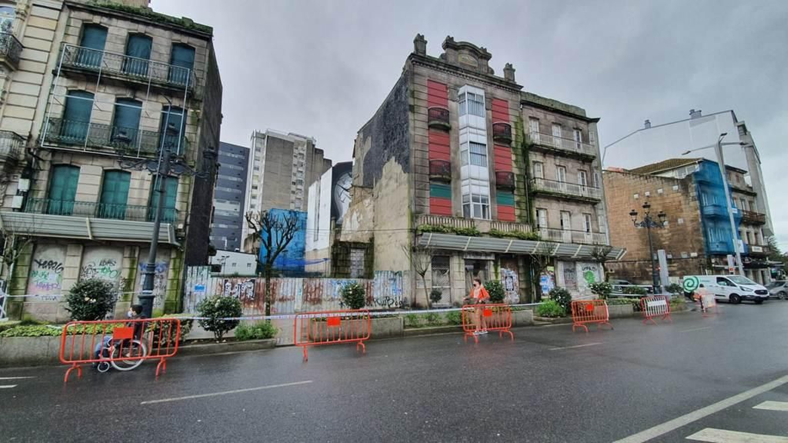 Se derrumba un edificio en el centro de Vigo _ JV Landin 10
