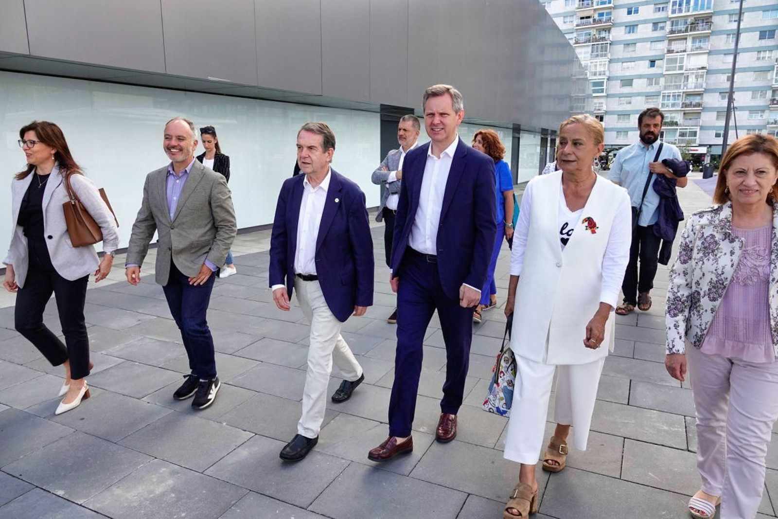 José Miñones en Vialia con Caballero, David Regades, Carmela Silva, Elena Espinosa y María José Caride.