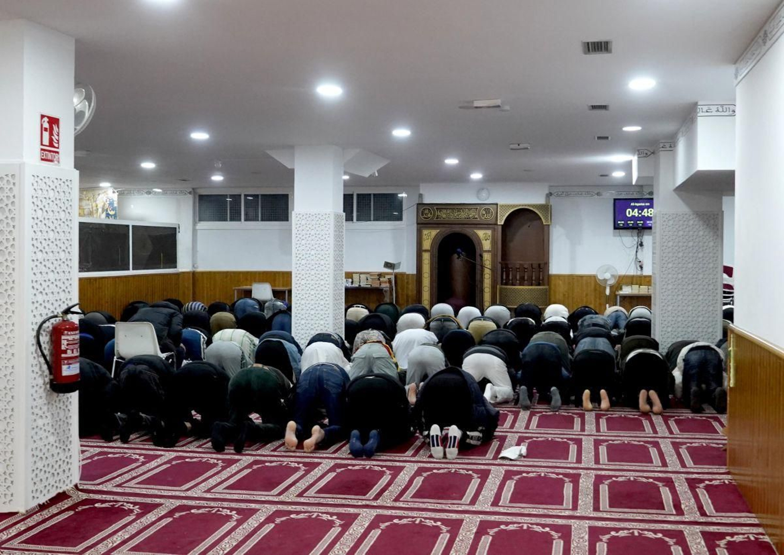 Momento del rezo antes de romper el ayuno al caer la noche