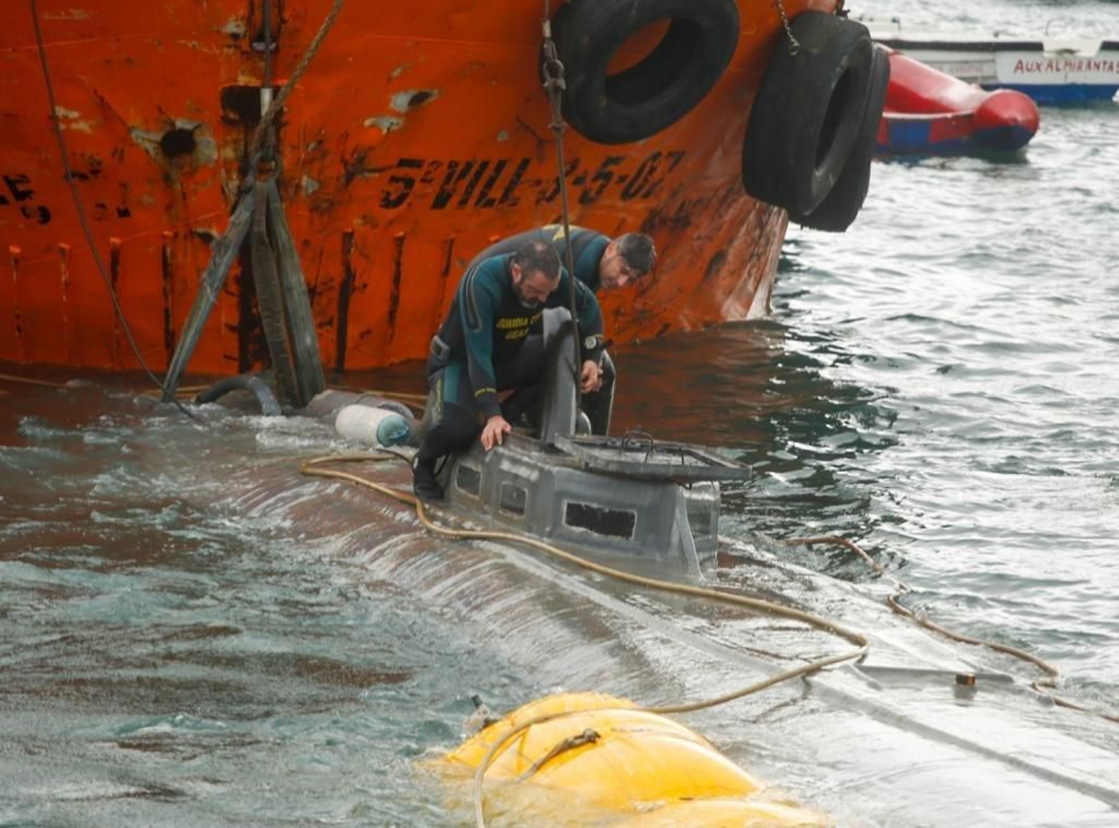 El narcosubmarino en la Ría de Aldán 7