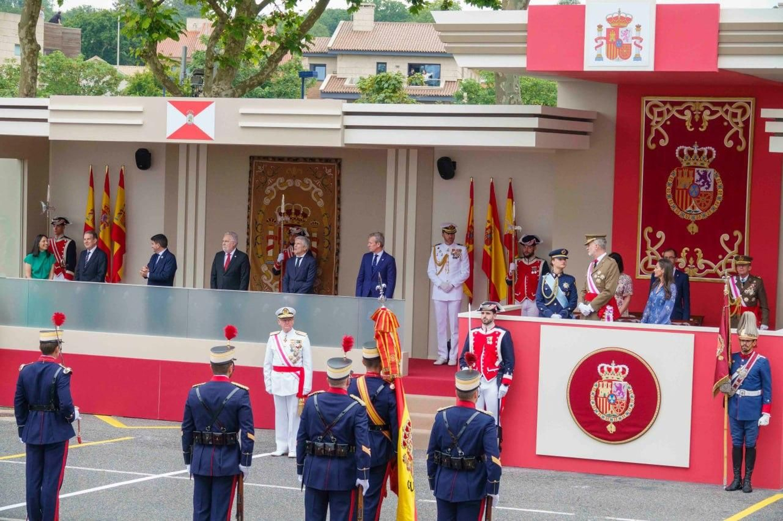Galería | Las mejores imágenes del histórico Día de las Fuerzas Armadas en Vigo