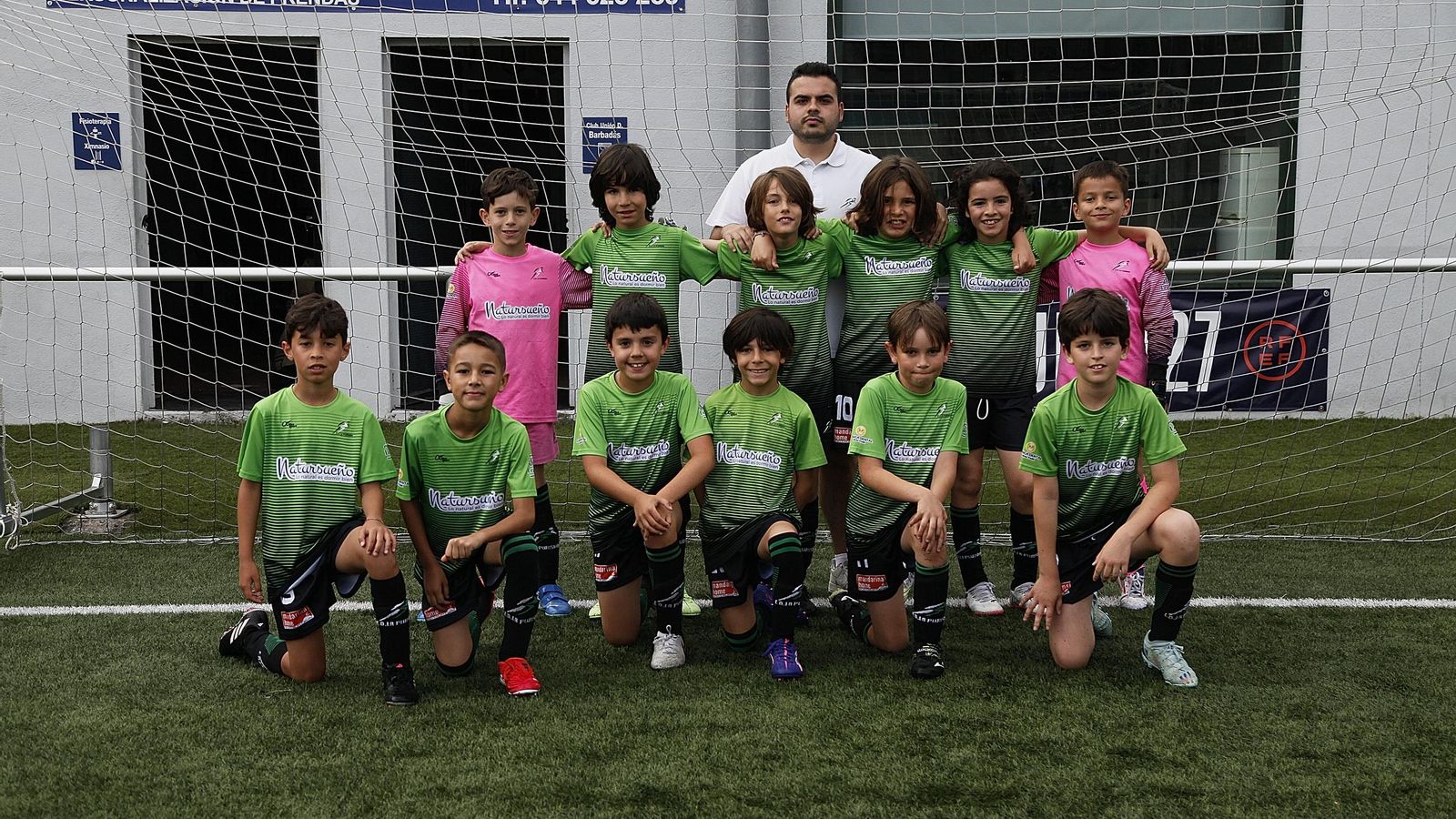 Galería | El fútbol benjamín se concentra en Barbadás