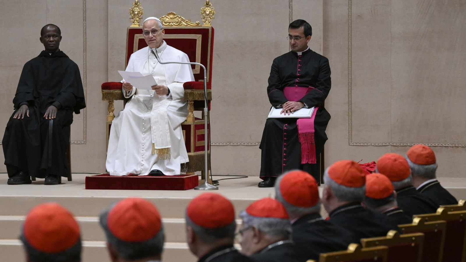 El papa en su encuentro con la Curia Romana.
