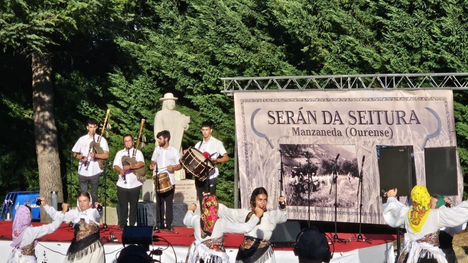 El Seirán de Seitura tuvo lugar en la Praza da Igualdade, homenajeando a Clotilde Salgado.