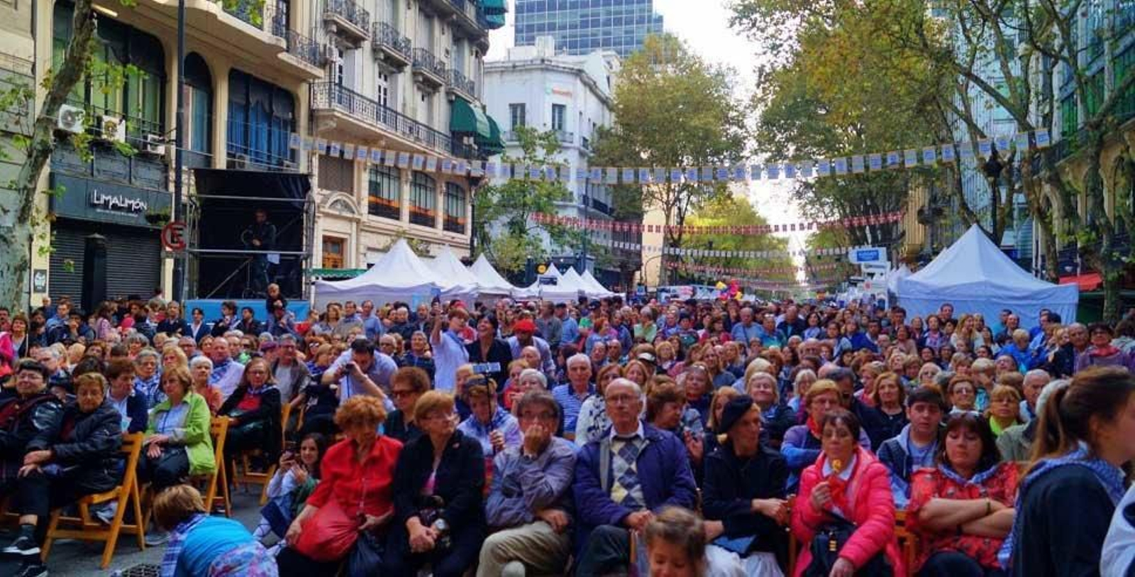 Una multitud se echo a las calles para festejar Buenos Aires Celebra el País Vasco.