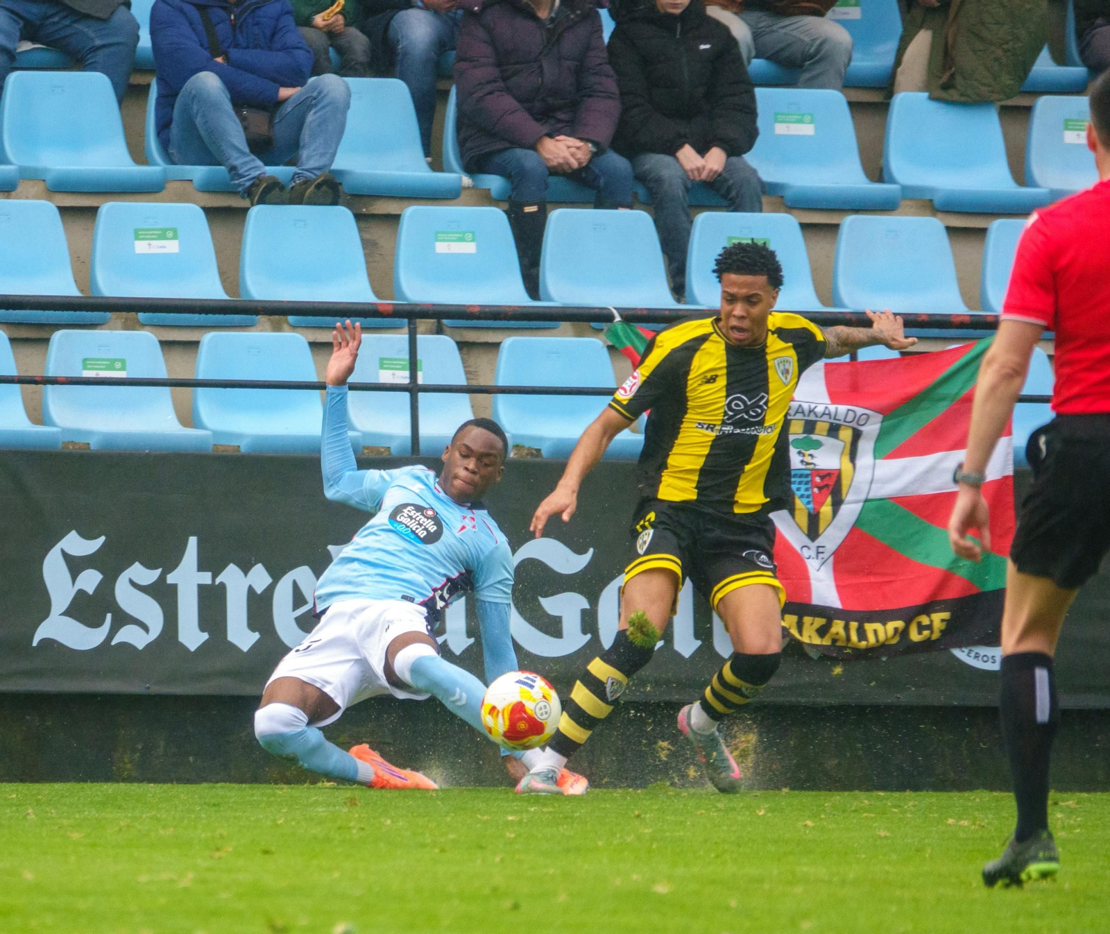 El filial perdió con el Barakaldo en Barreiro el pasado enero (1-2).