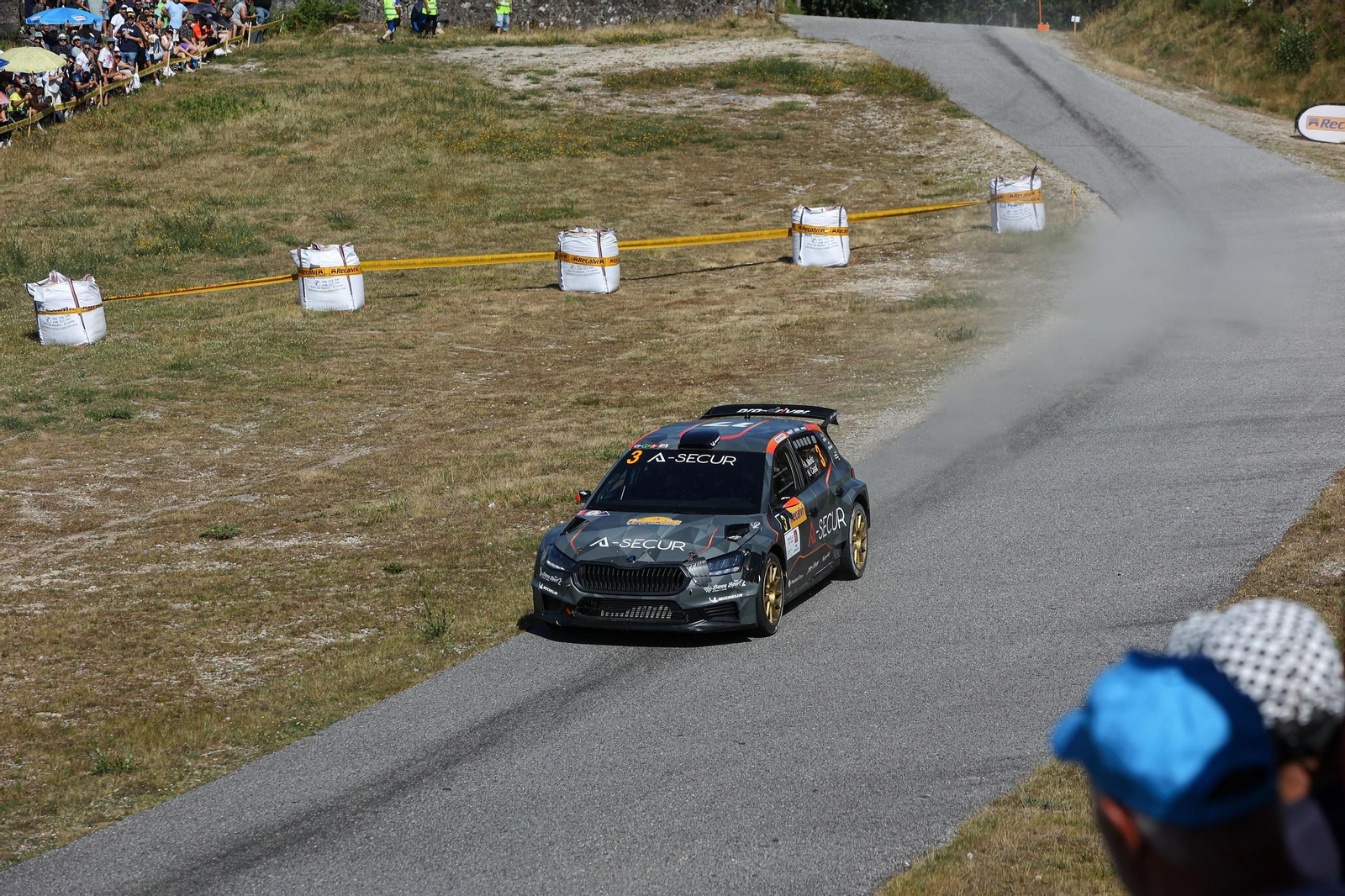 Galería | Los coches se apoderan de Vigo en el primer día del Rally Rías Baixas