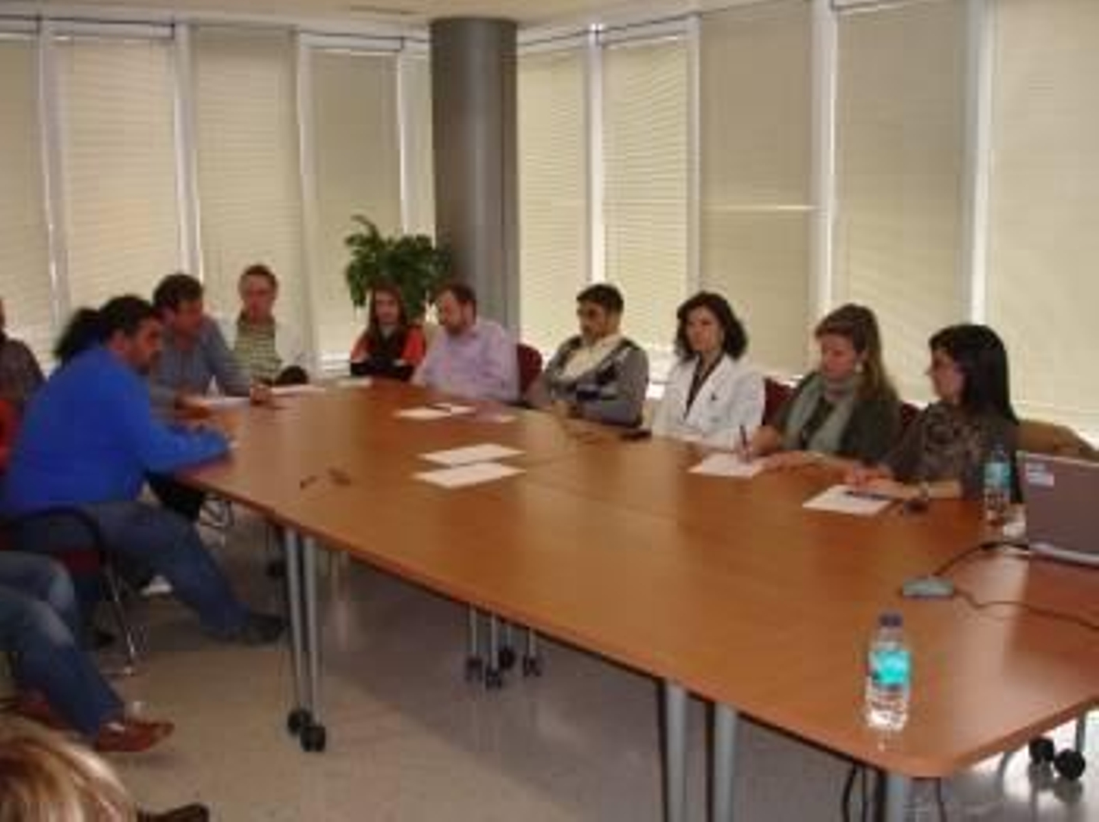 Eloína Núñez, en la reunión con la junta de personal del Hospital Valdeorras.