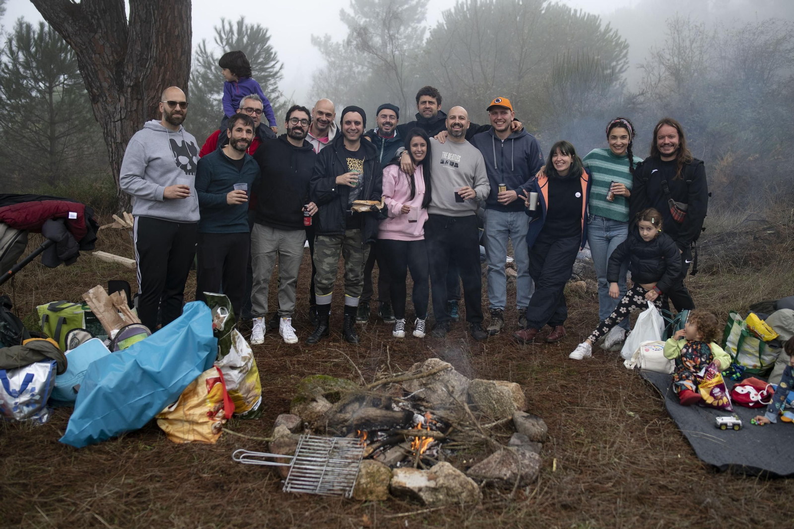 Galería | Los magostos llenan de humo, castañas y grandes momentos Ourense