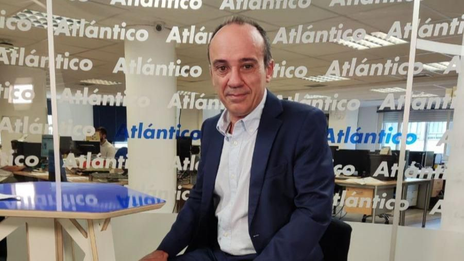 Jesús Lago en el set de Atlántico TV.