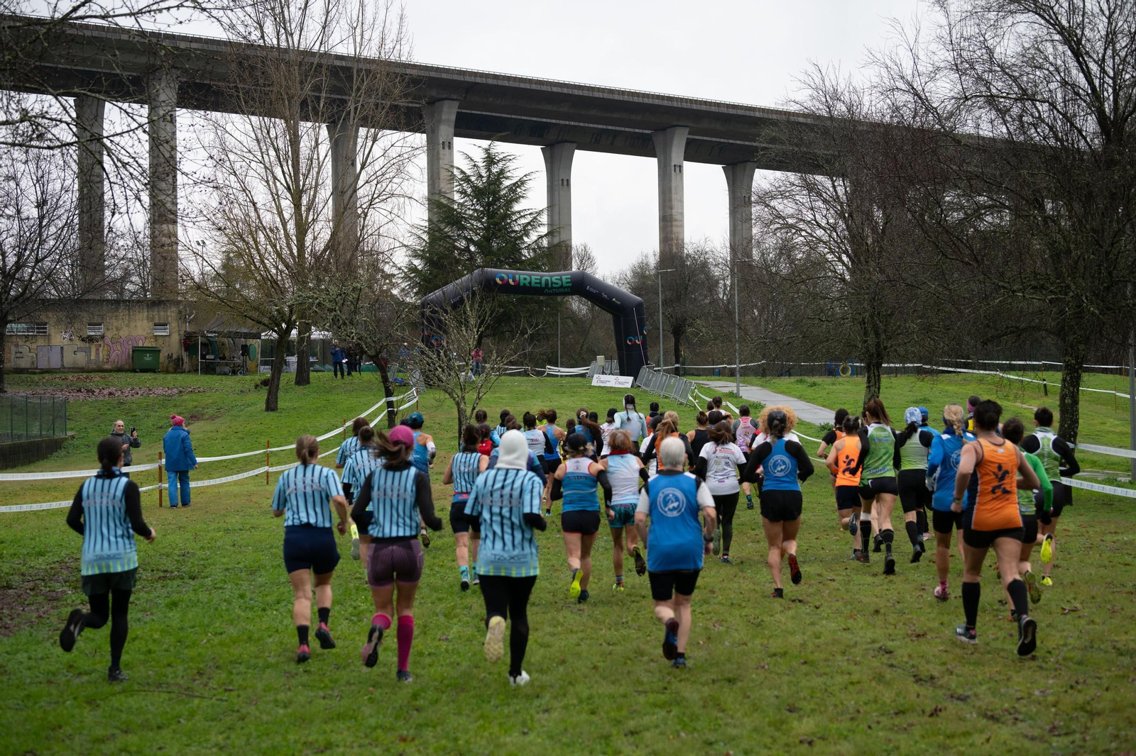 Galería | El Cross gallego disfruta en Ribadavia