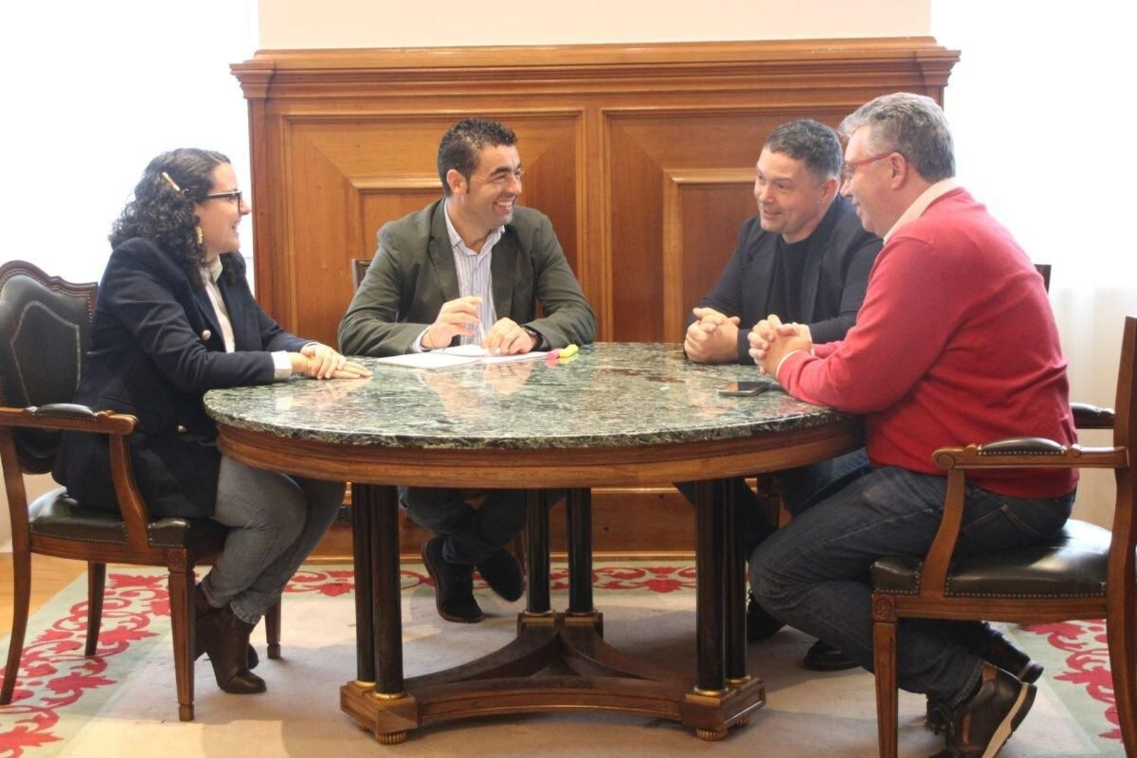 Silvia Cernadas, Luis López, Manu Lourenzo y Javier Bas, en el encuentro en el Pazo provincial.