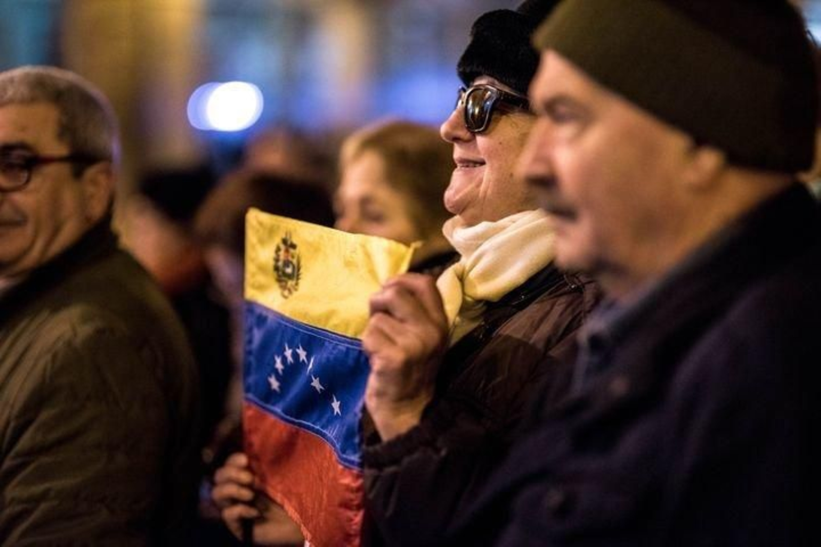 Concentración de venezolanos, simpatizantes y la asociación FEVEGA, en contra del gobierno de Maduro, en febrero. (Foto: Óscar Pinal)