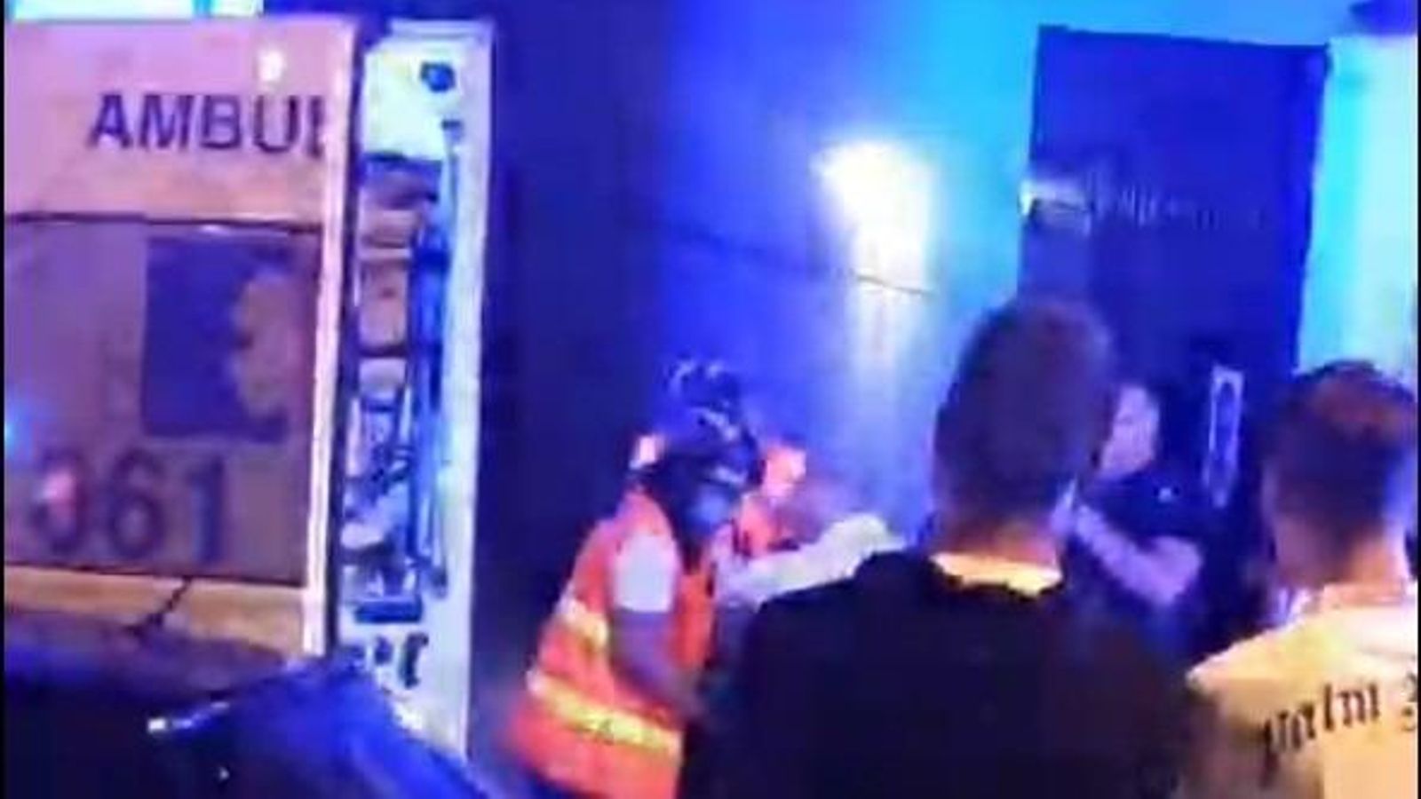 La ambulancia en la zona del accidente en Sanxenxo