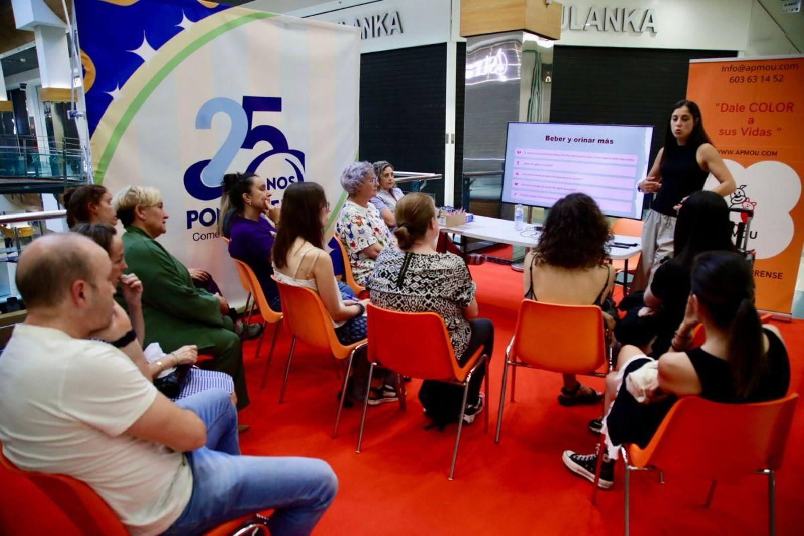 Taller sobre gatos en el centro comercial Ponte Vella.