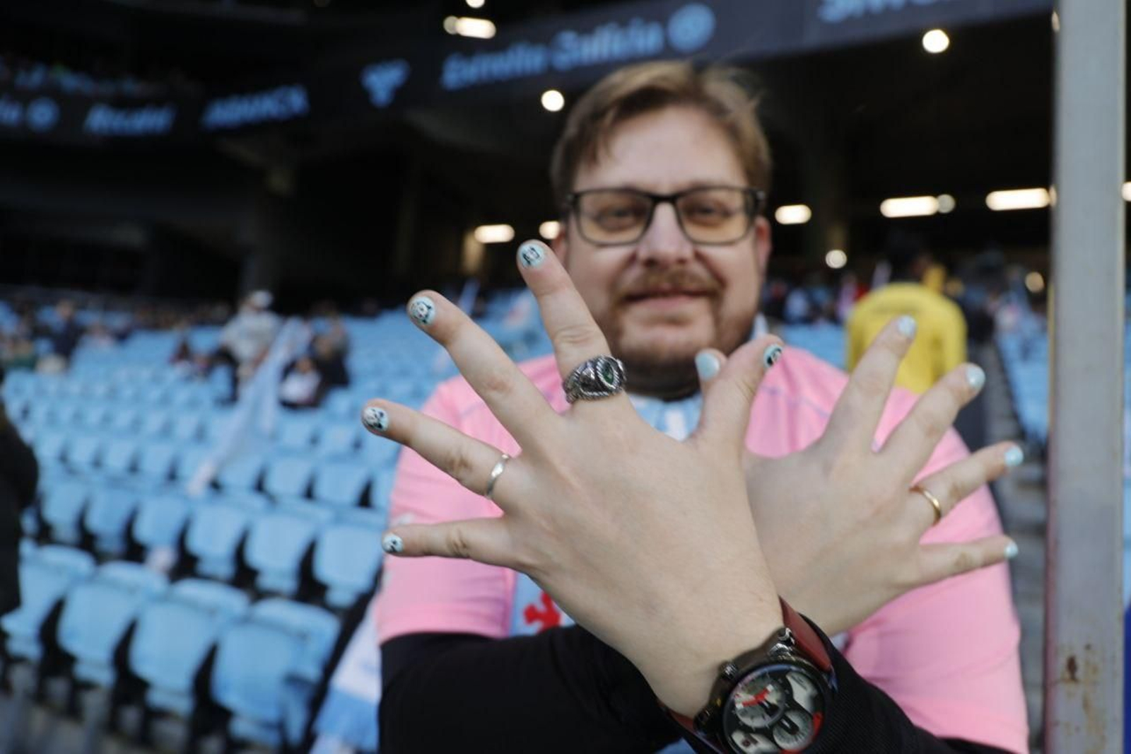 Galería | La afición del Celta saca las uñas contra la homofobia