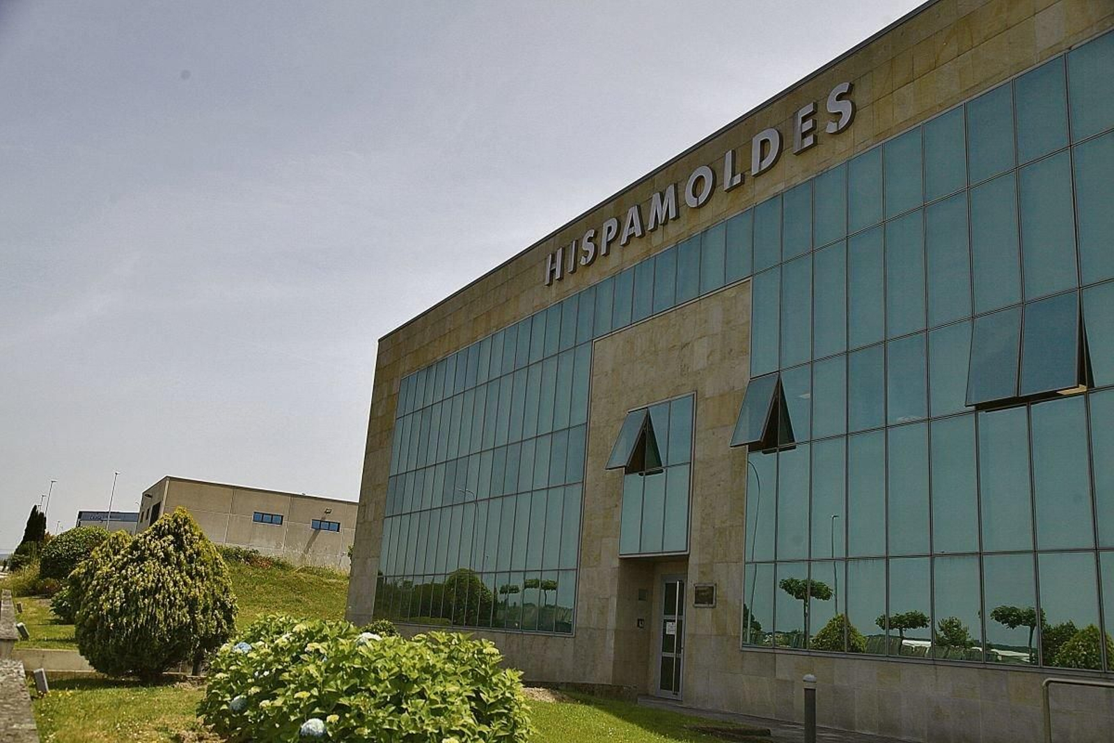 Hispamoldes es una de las empresas de la industria auxiliar del automóvil.