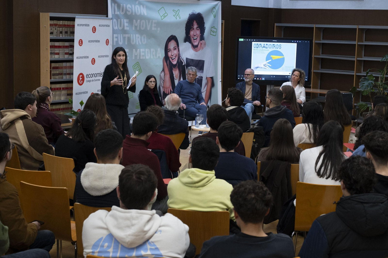 María Santos, durante su intervención en el taller.