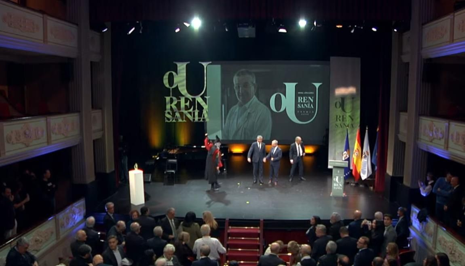 Galería | Ceremonia de entrega del Premio Ourensanía 2025 al doctor Rafael López, en imágenes