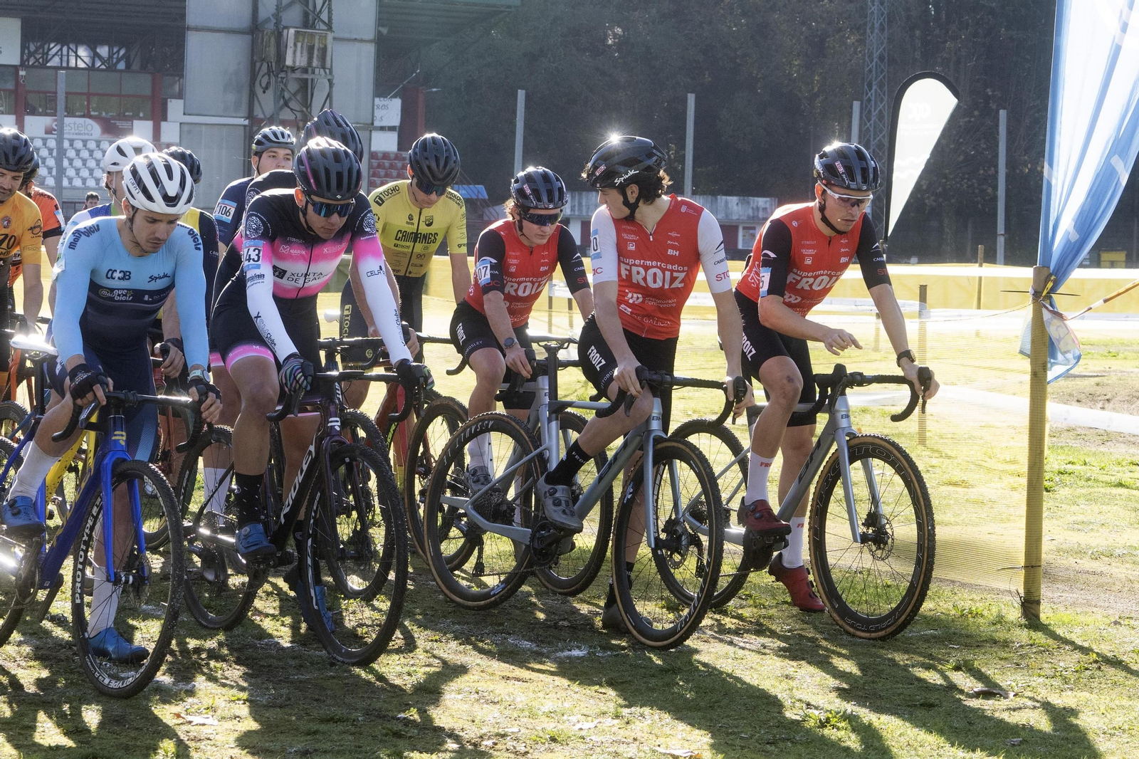 Galería | El ciclocross toma Ponteareas con más de 200 participantes