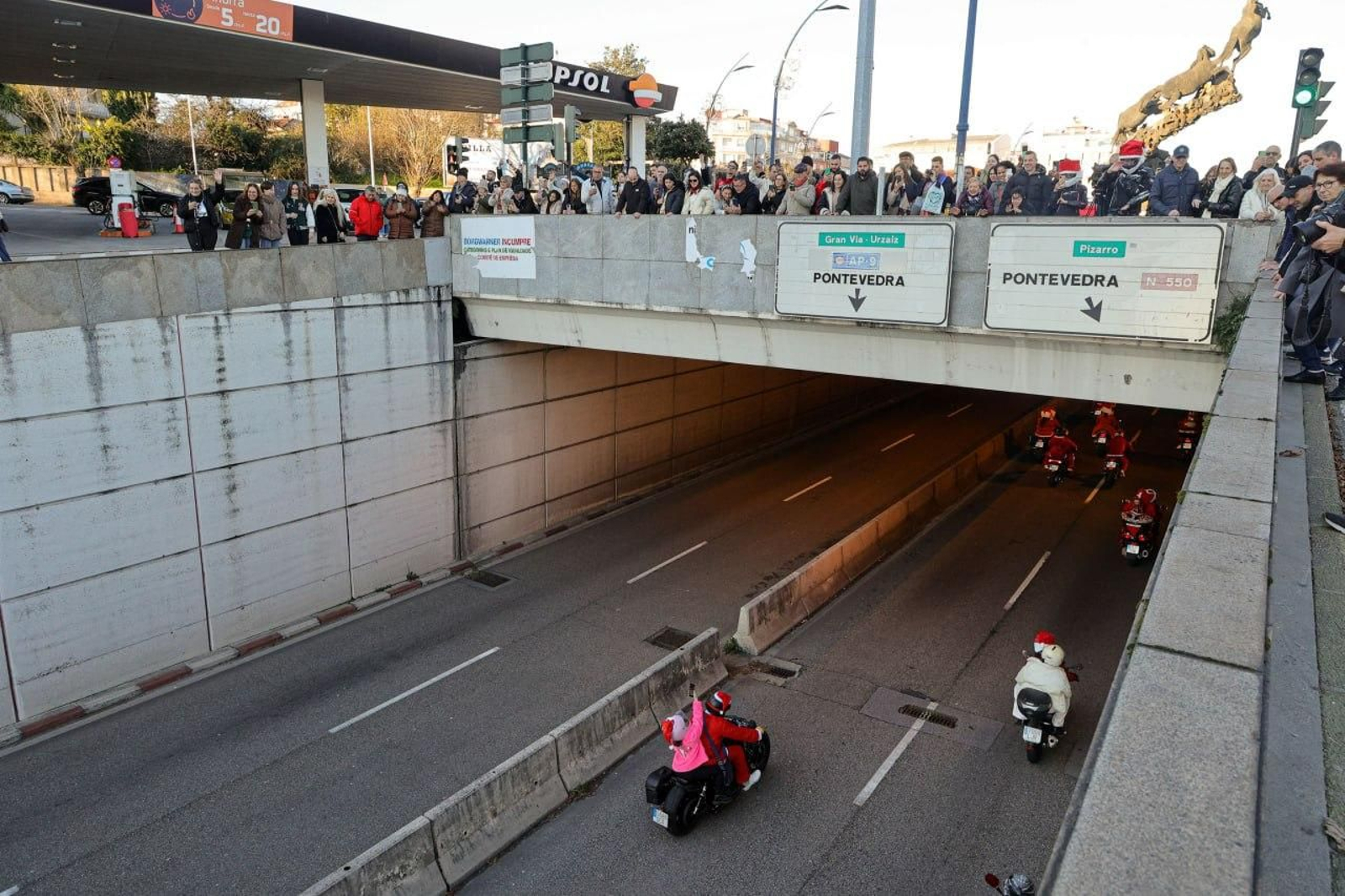 Galería | Los papanoeles moteros toman Vigo