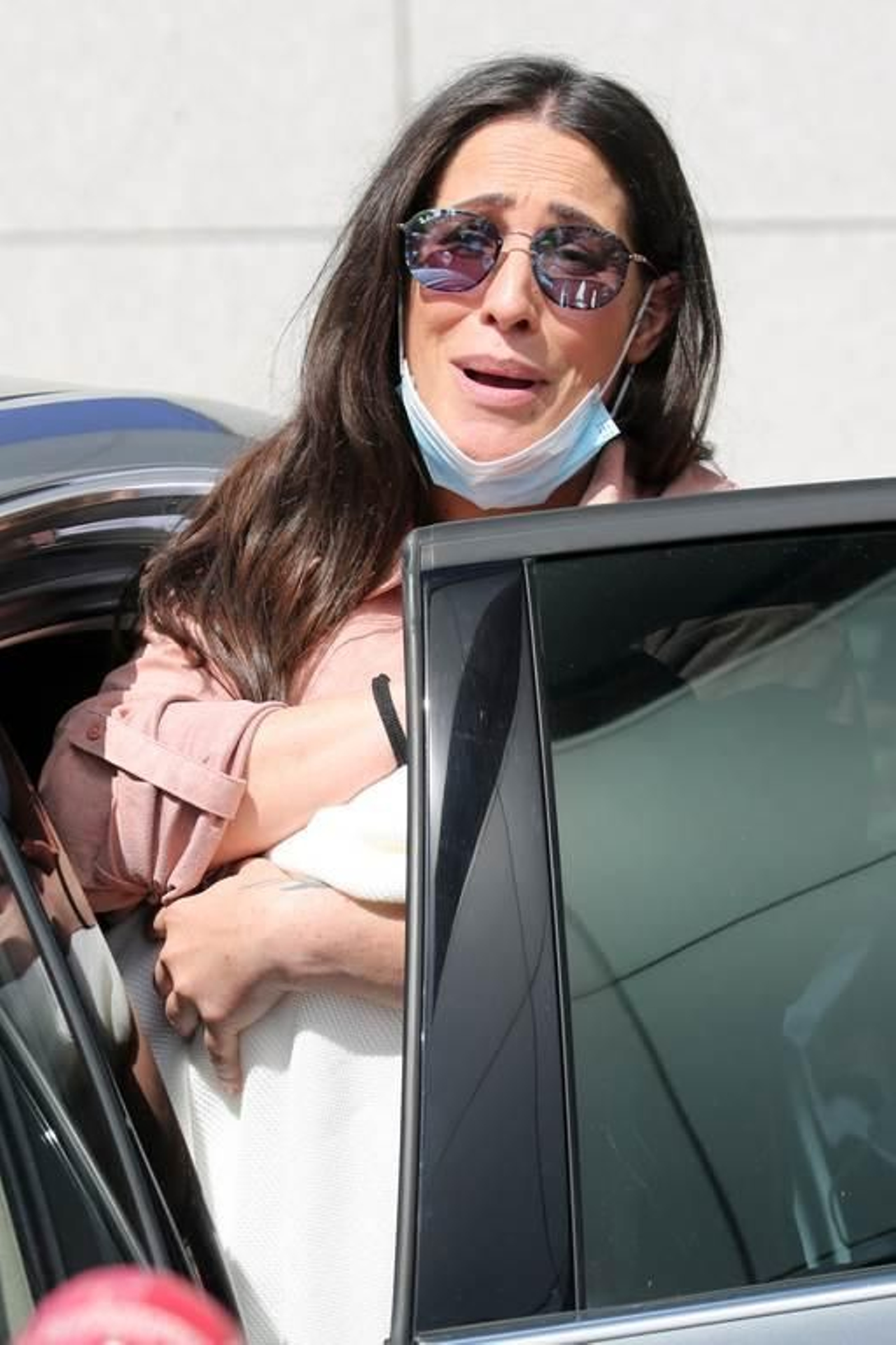 Malú y Albert Rivera reciben el alta médica tras el nacimiento de su hija Lucía 5