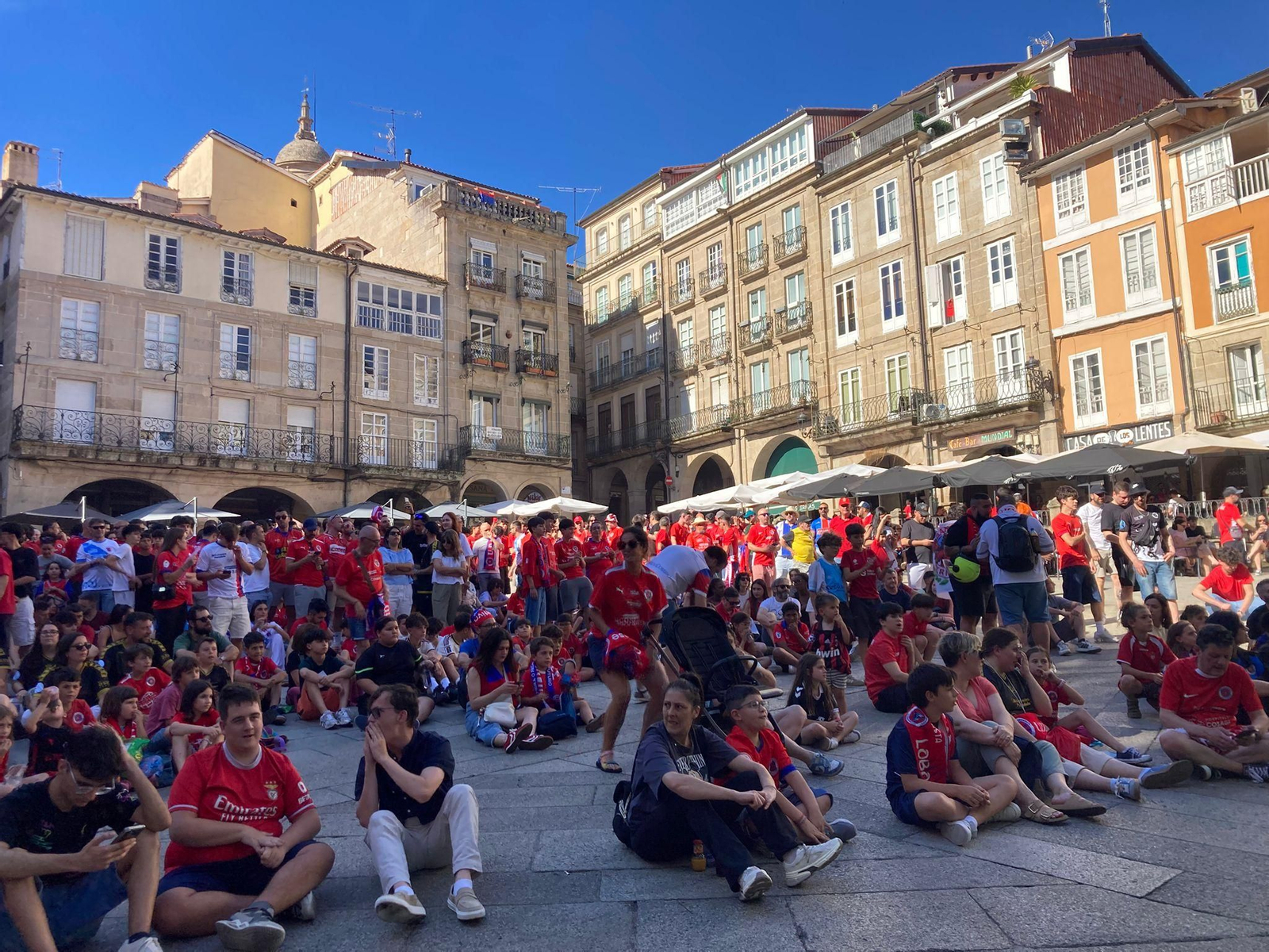 Galería | La afición de la UD Ourense sale a las calle de Ourense para disfrutar del partido, en fotos