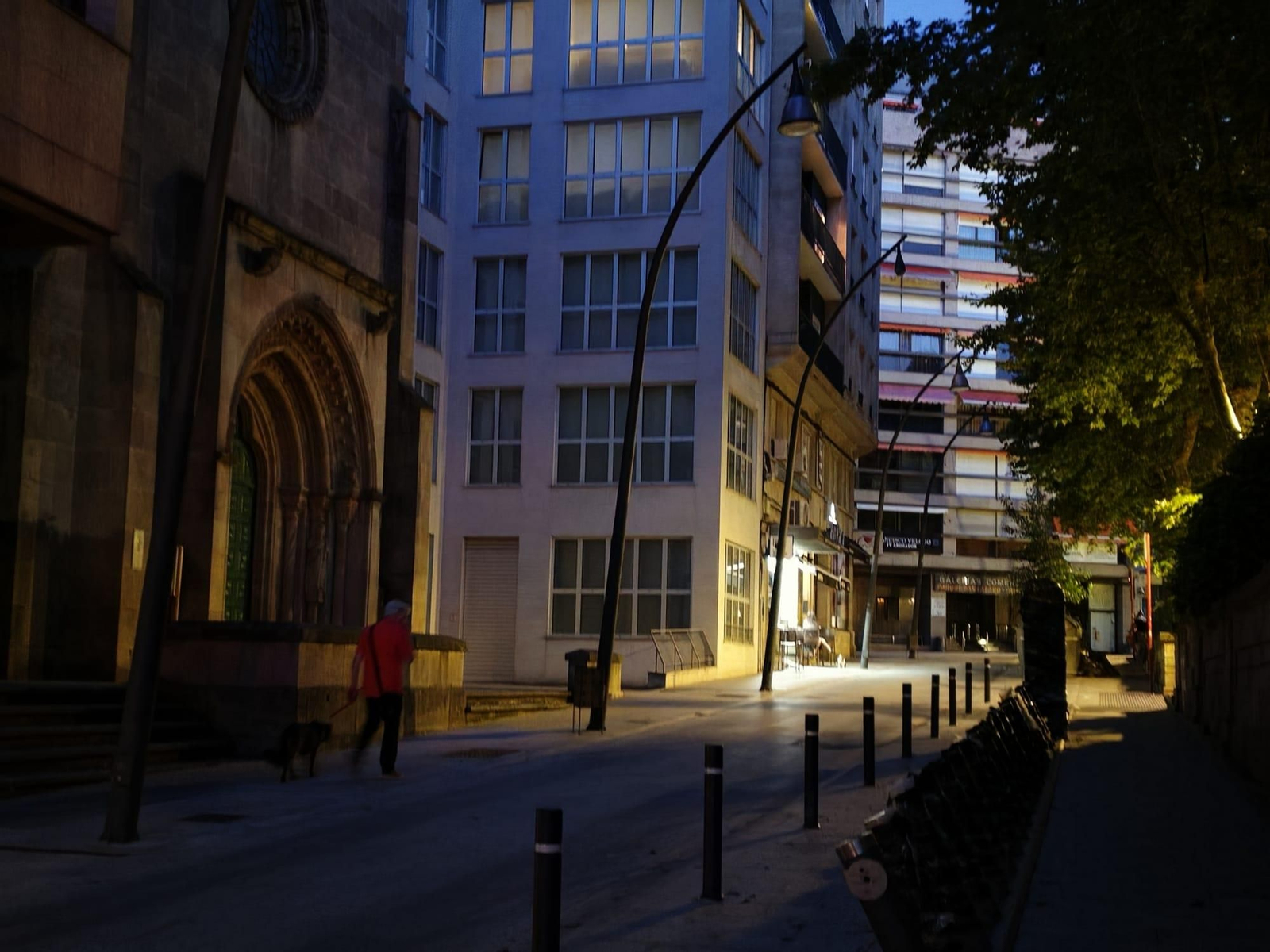 Galería | La ciudad de Ourense anocheció a oscuras en un nuevo apagón