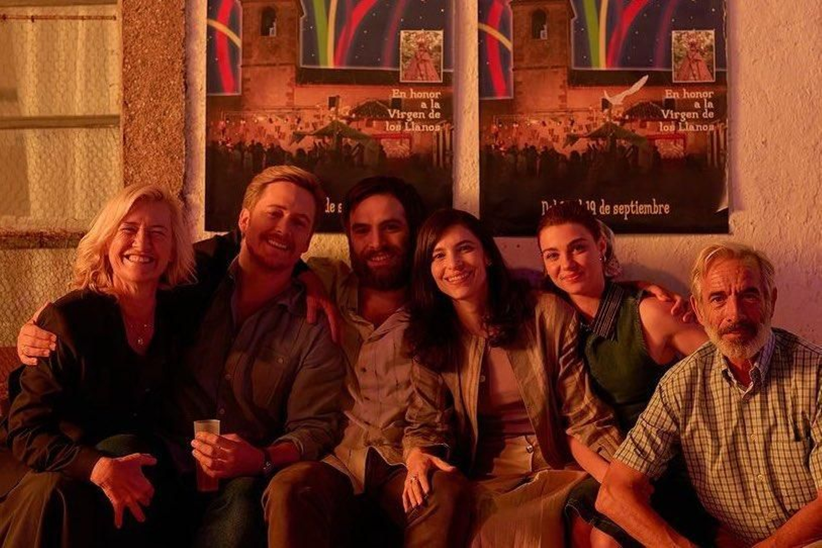 La familia Alcántara, en una imagen durante el rodaje del capítulo final de 'Cuéntame'. // X (@cuentametve)