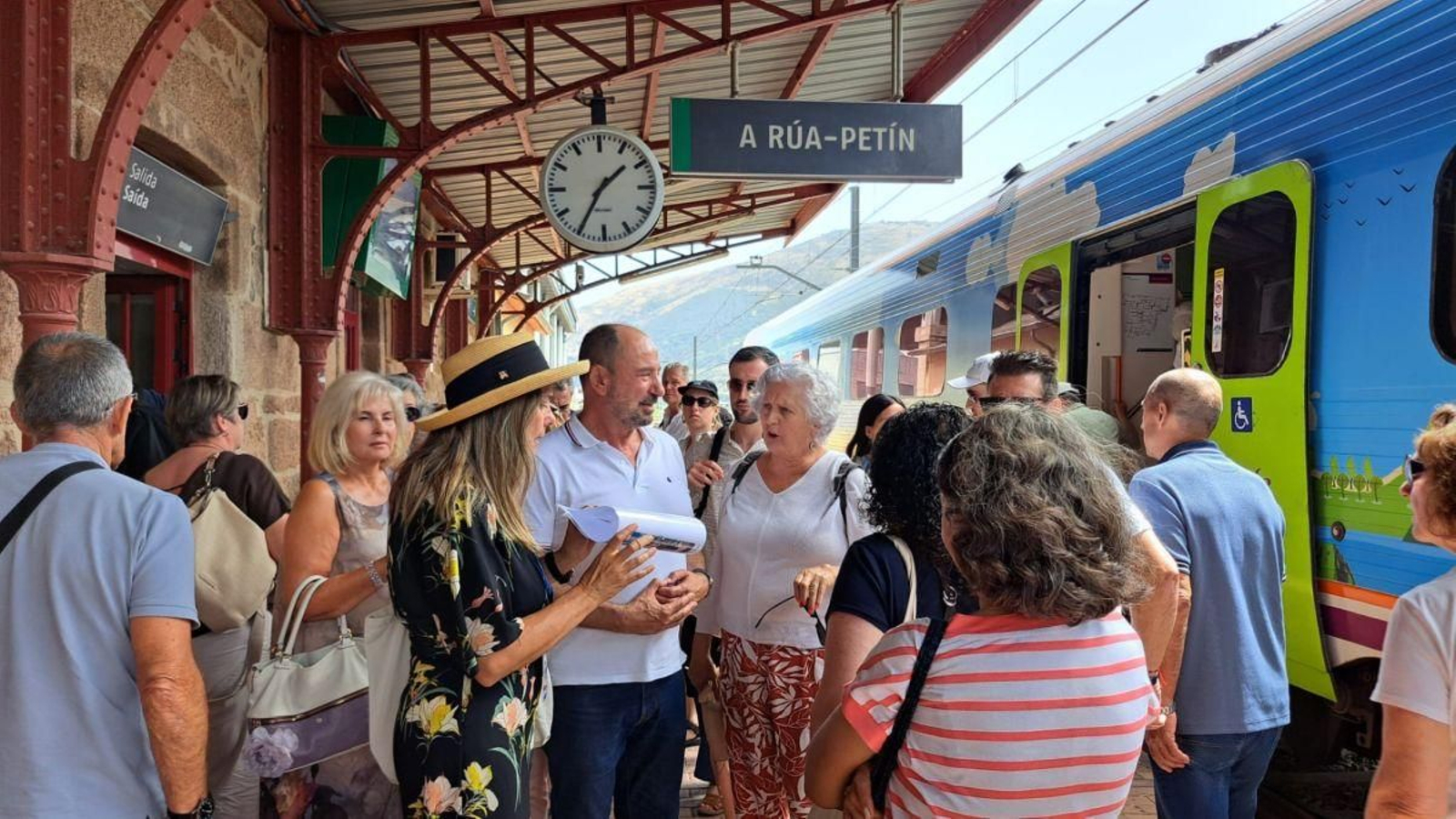 El director de Turismo de Galicia, Xosé Merelles, a su llegada a Petín.