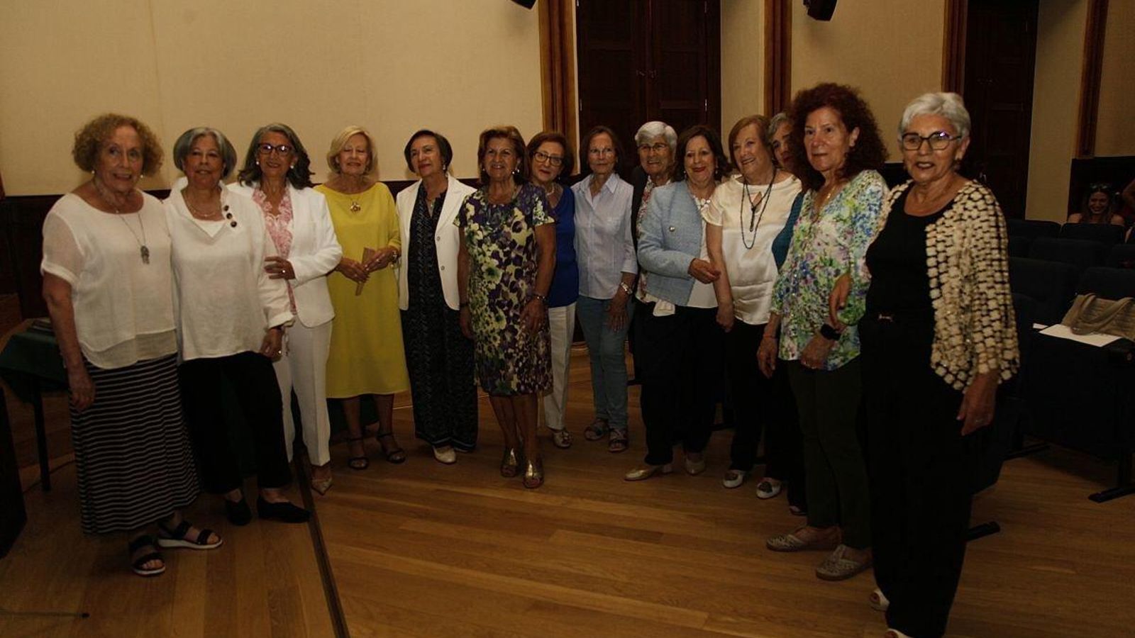 Homenaje de la Escuela de la Residencia Sanitaria de Enfermería celebrado ayer en el Liceo (Miguel Ángel).