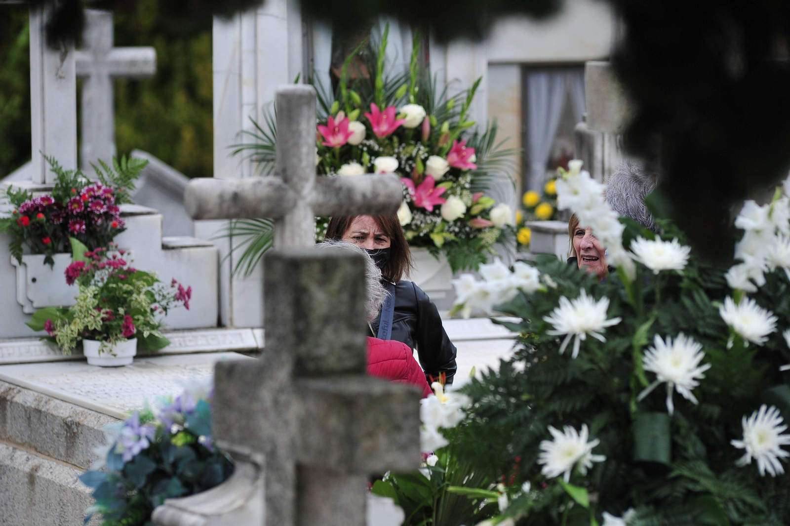 Jornada dominical en el cementerio de San Francisco José Paz