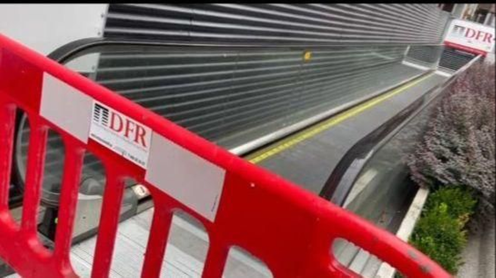 Rampas en Rúa Concordia con una valla impidiendo el acceso.