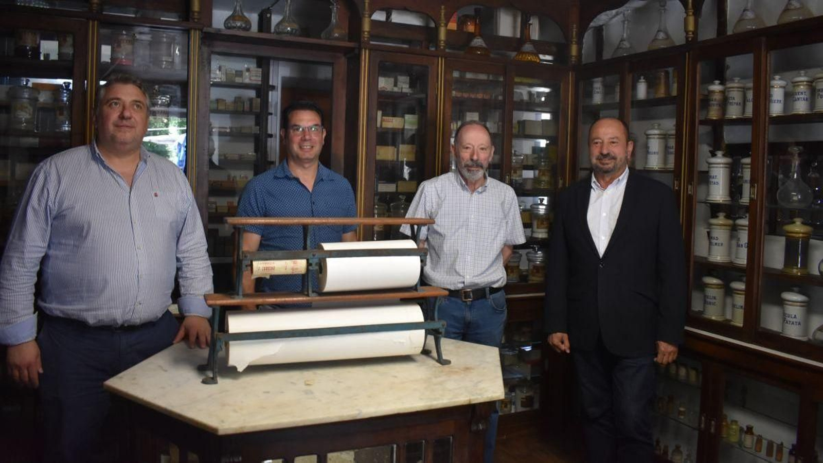 Santalices, Sancho, Prado y Merelles en la Botica.