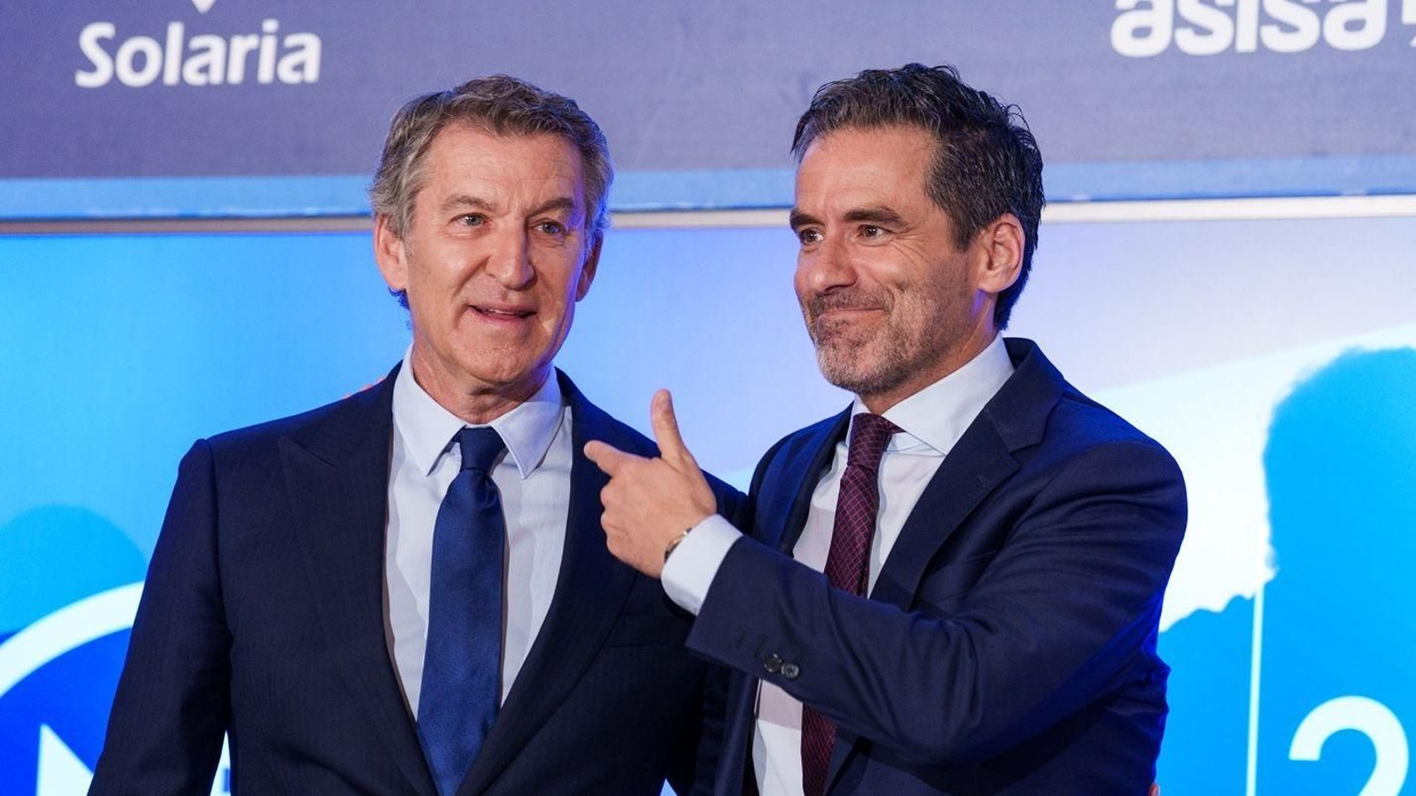El presidente del PP, Alberto Núñez Feijóo, y el portavoz nacional, Borja Sémper, este martes.