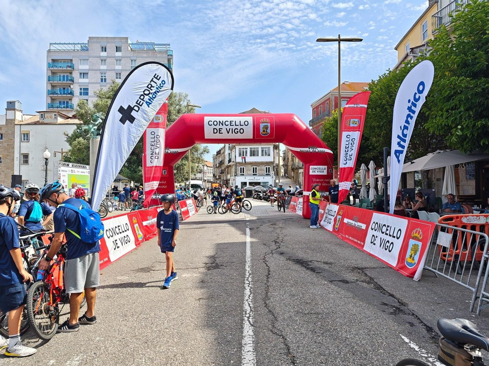 Galería | El ciclismo toma Vigo con la primera edición del Día de la Bici de Atlántico