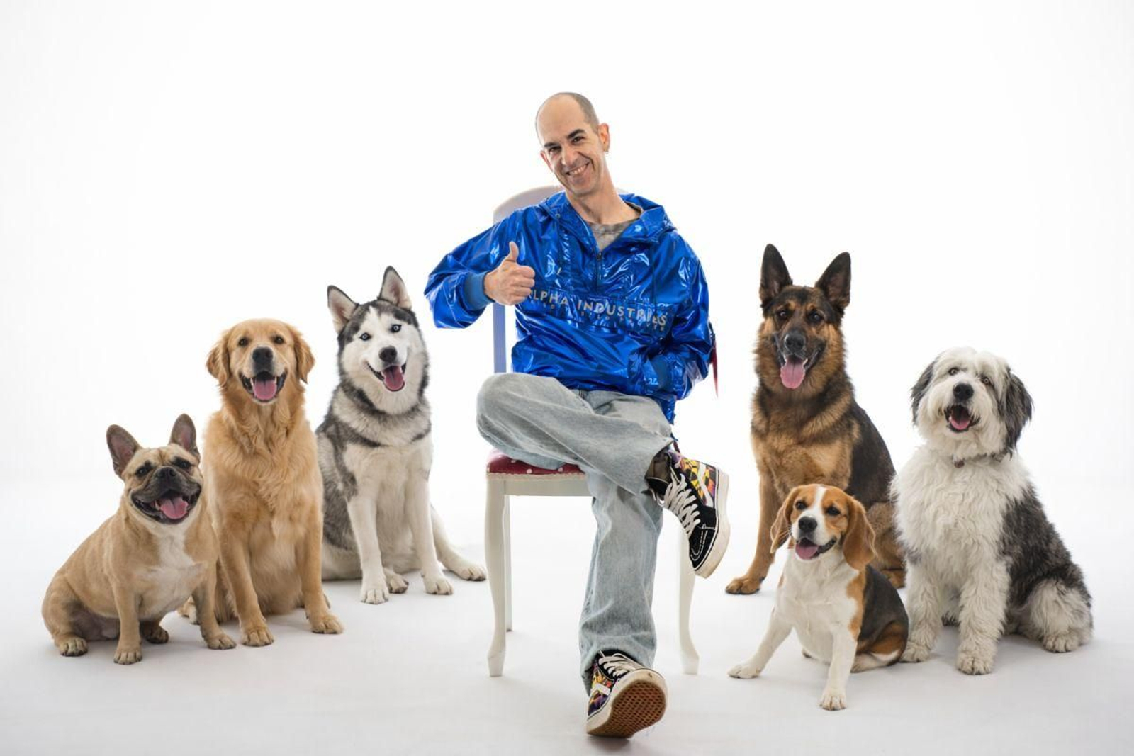 Marco Fernández es además de fotógrafo adiestrador canino y su especialidad son las fotos al aire libre.