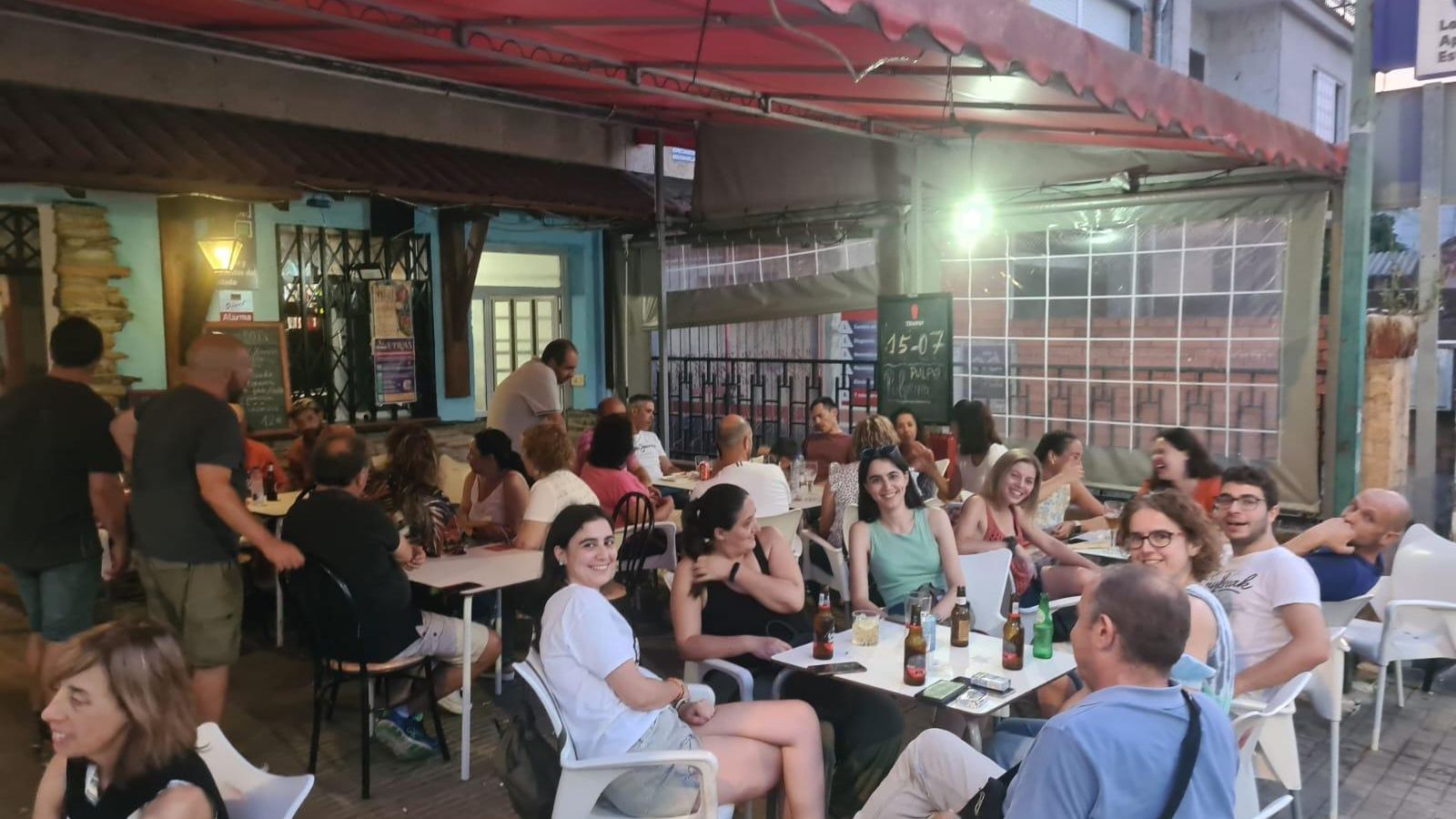 Un sábado de pincho en Laza en verano.