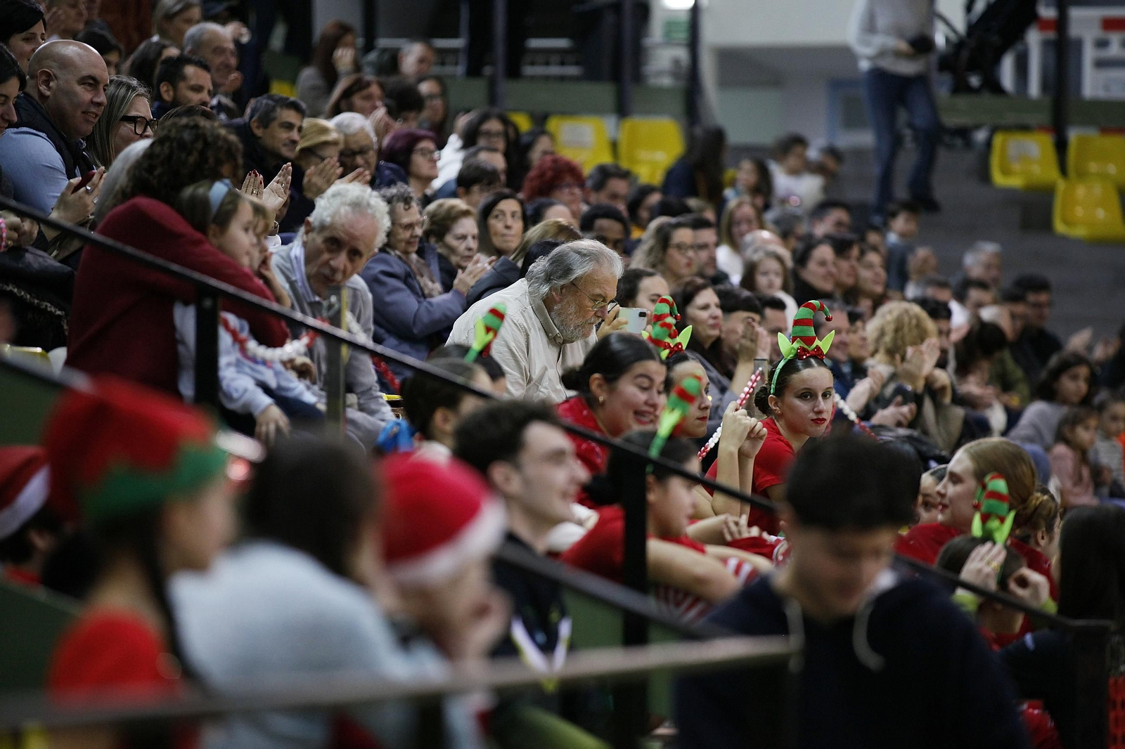 Galería | El patinaje ourensano celebra la Navidad por adelantado