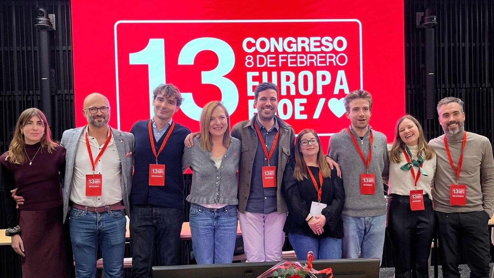 Luis Planas, en el centro de la imagen, junto al resto de compañeros de agrupación|PSOE Europa