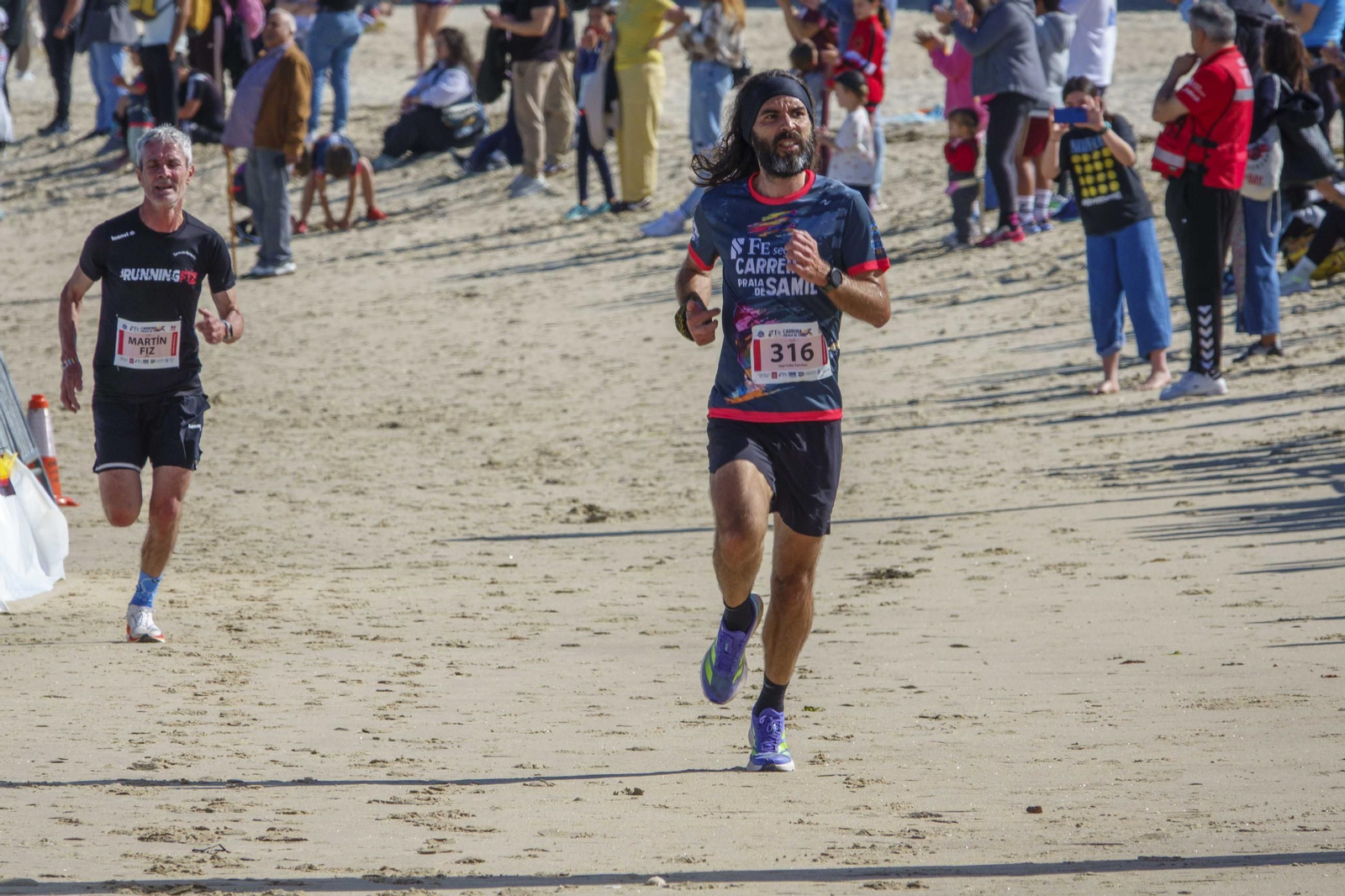 Galería | 1.000 corredores inundan Samil