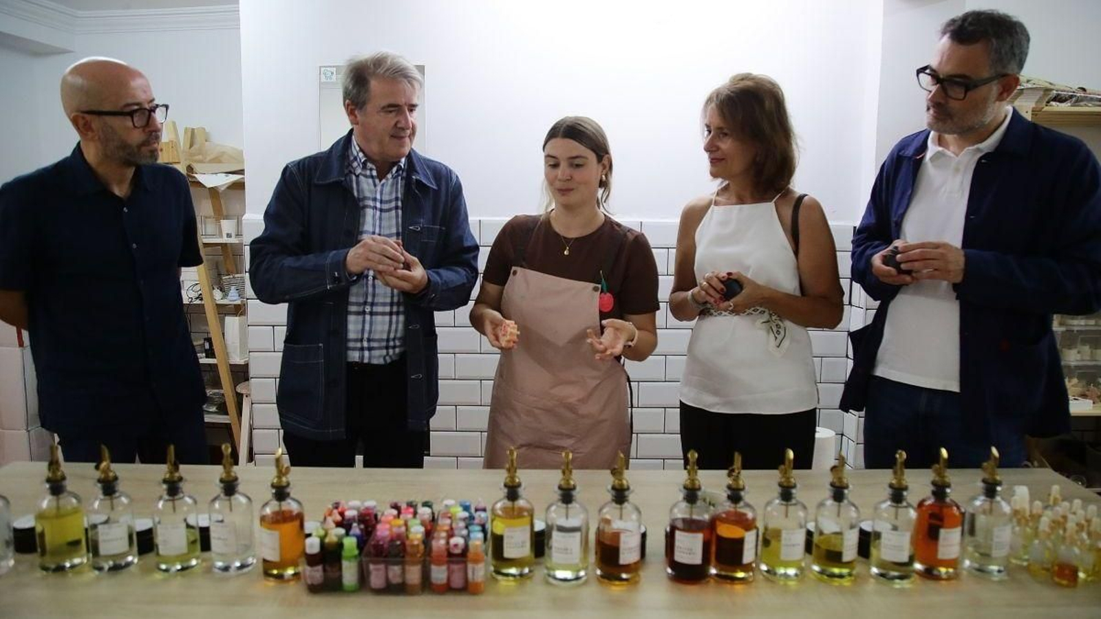 Manuel Pardo, delegado territorial de la Xunta, en su visita a Art Dritt Studio.