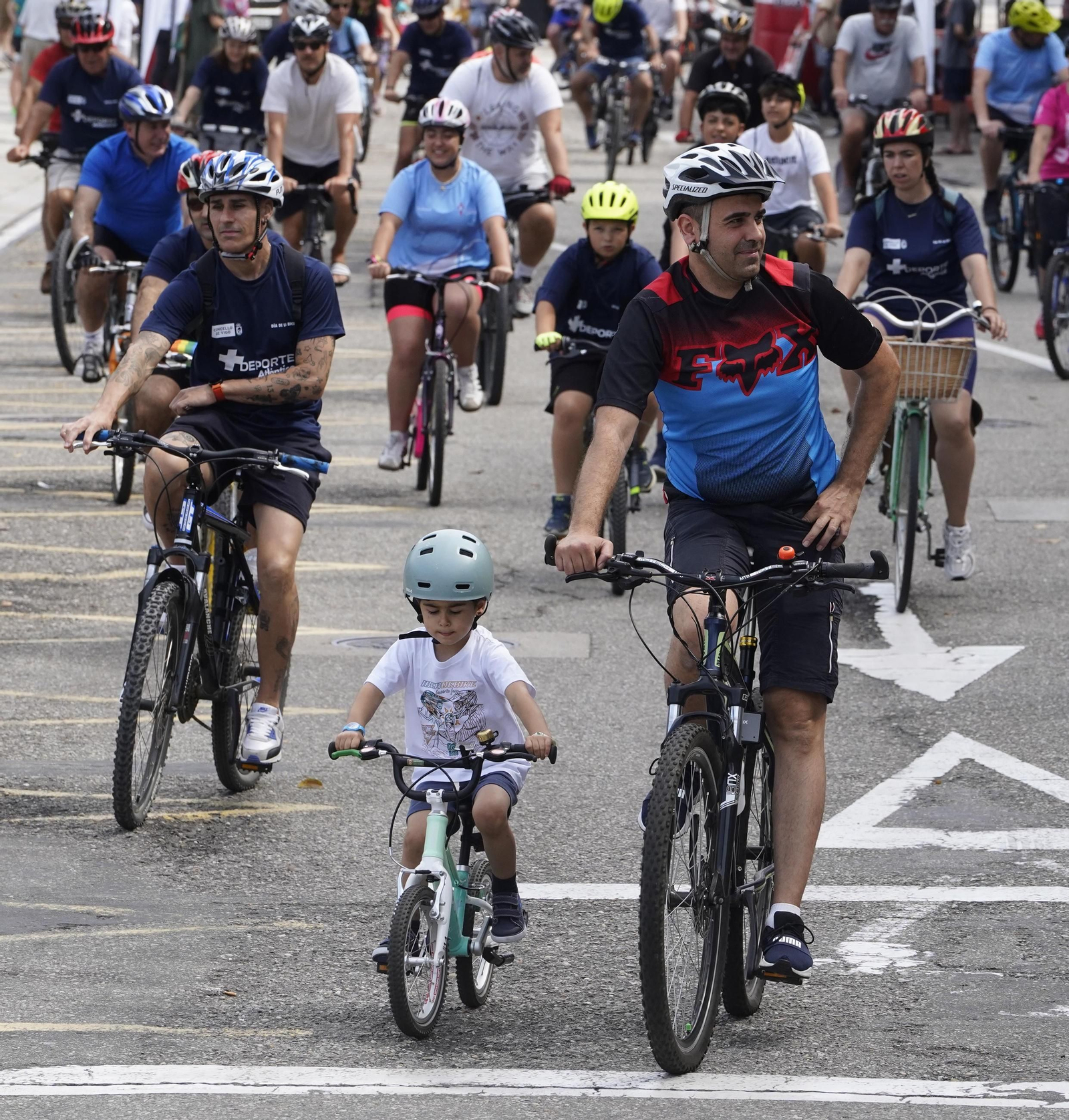 Galería | El ciclismo toma Vigo con la primera edición del Día de la Bici de Atlántico