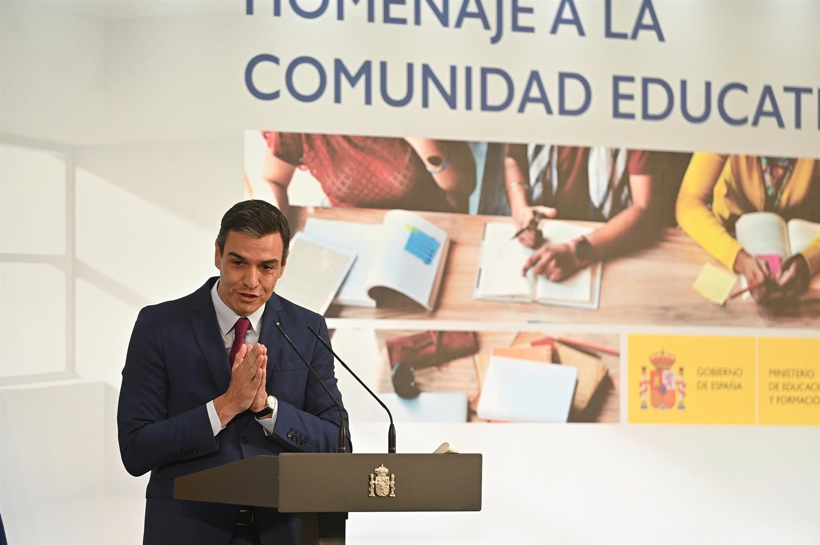 Sánchez, durante el acto de homenaje a la comunidad educativa. (EFE)